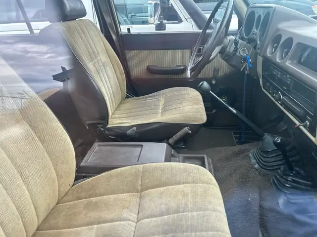 Land Cruiser fj 60 1983 gas manuel - Photo 3
