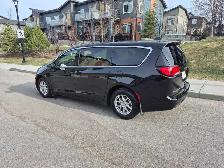 CHRYSLER GRAND CARAVAN SXT 2025 - Photo 4