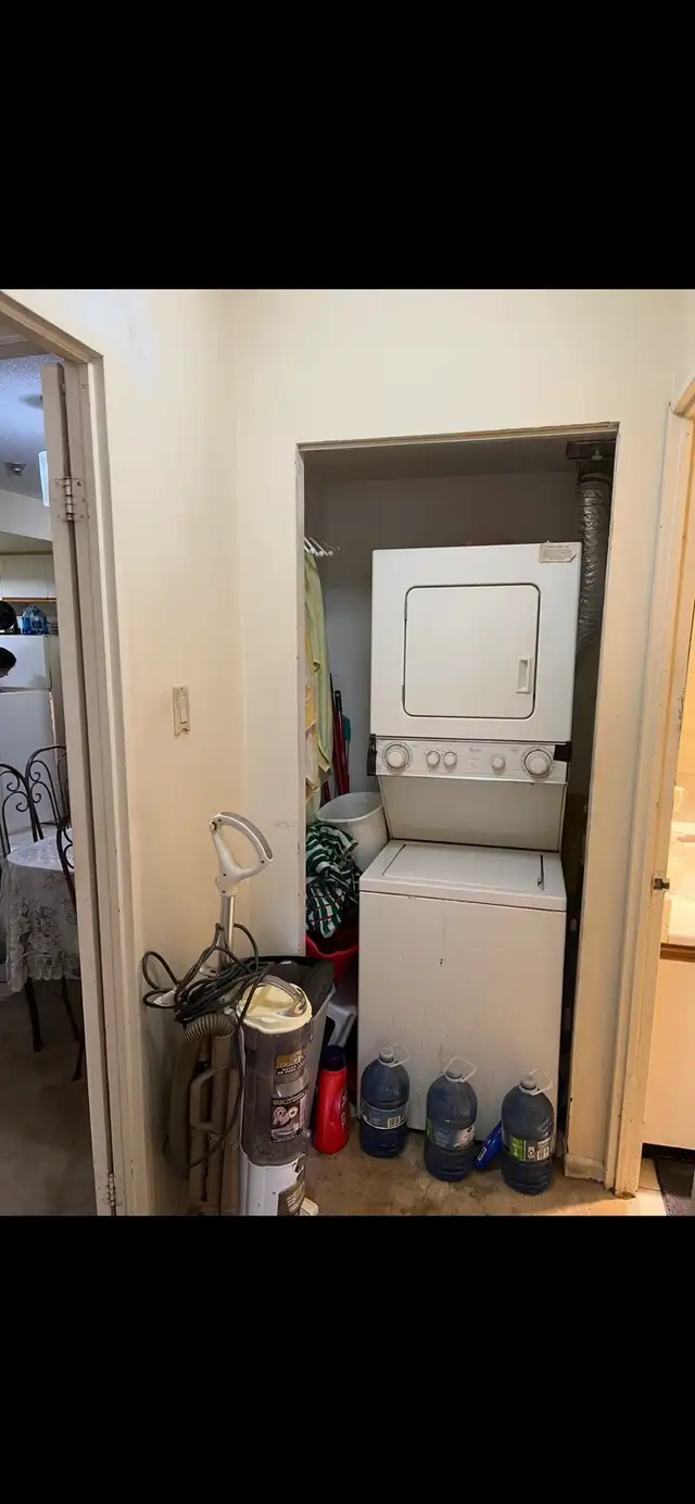 Room Rental Accommodation  Near Square One $600 for - Photo 2