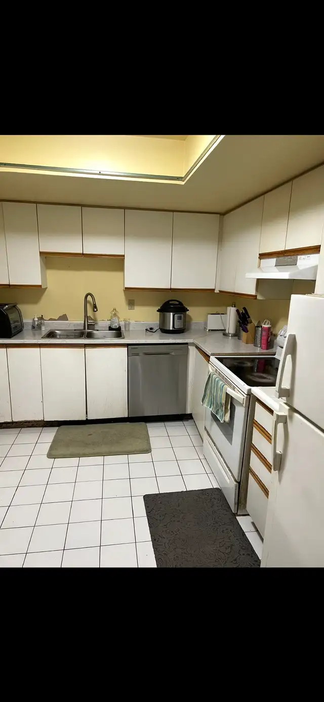 Room Rental Accommodation  Near Square One $600 for - Photo 7