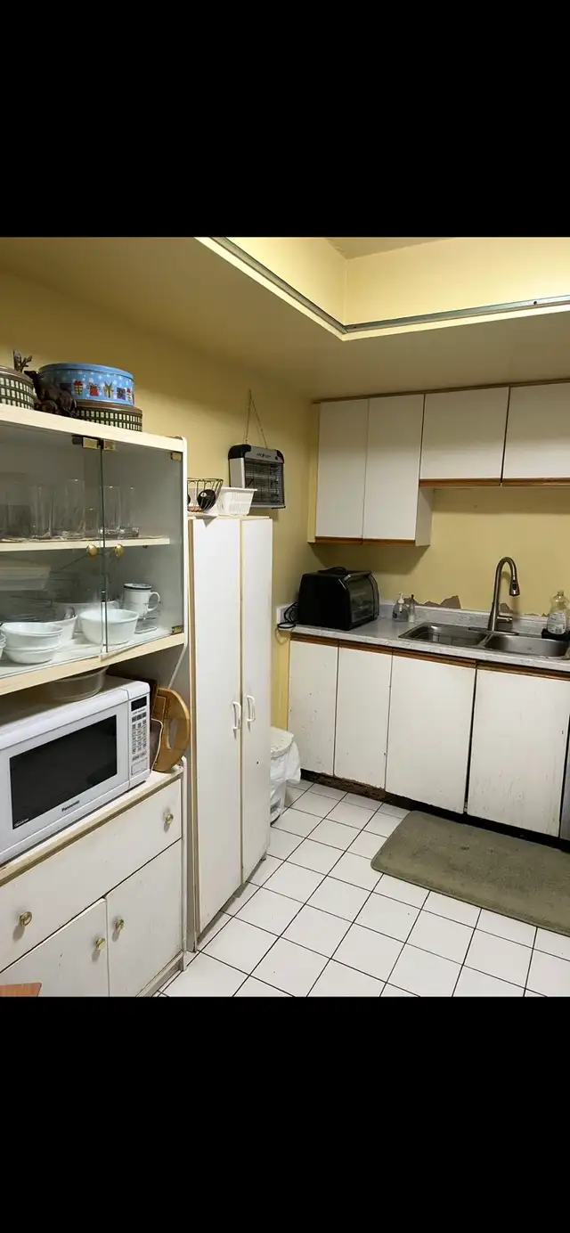 Room Rental Accommodation  Near Square One $600 for - Photo 8