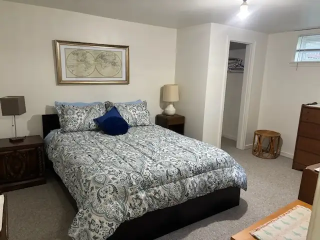 Large, Bright, Fully Furnished 1 Bedroom Basement Suite! - Photo 2