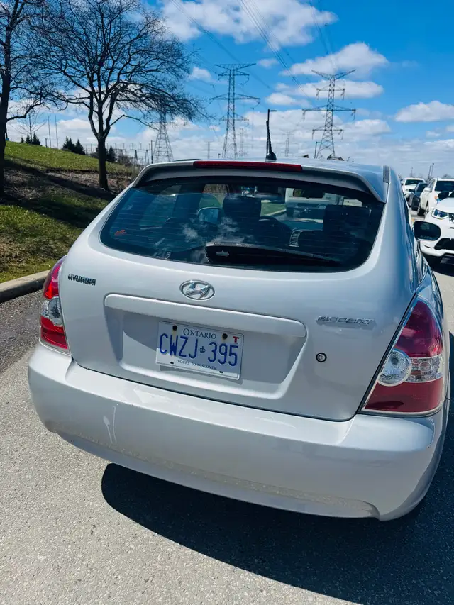 2011 Hyundai Accent Sport Manual  ( LOW KM ) - Photo 8