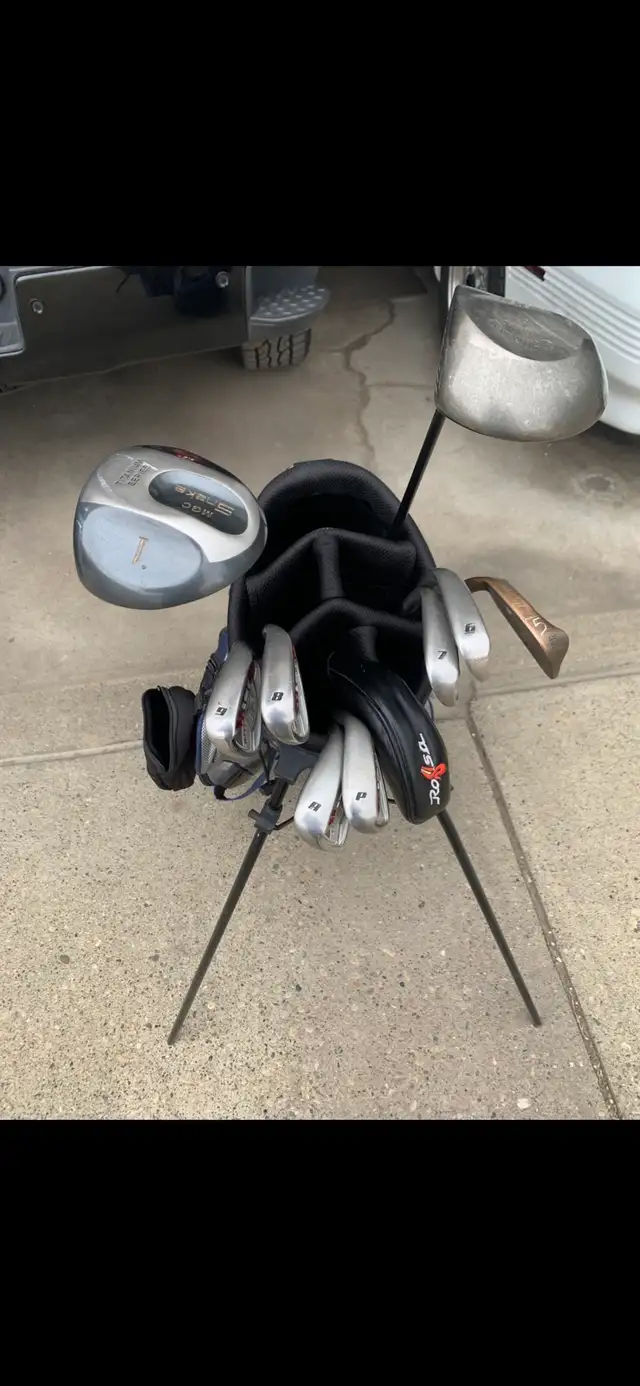Taylor Made Clubs with Bag - Photo 2