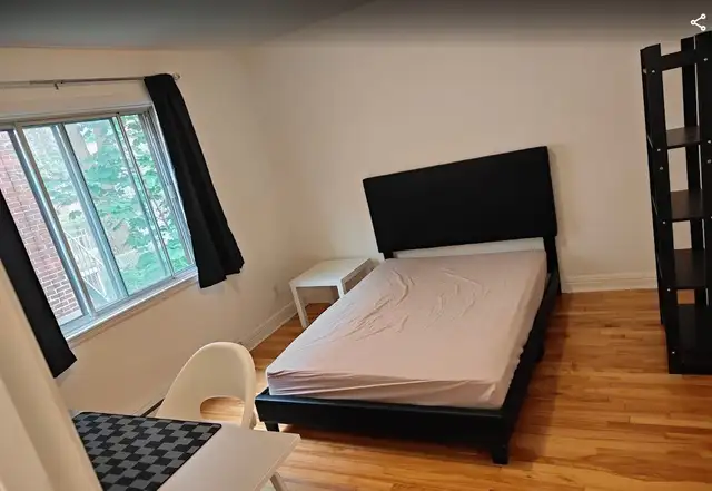 Large size bedroom, $690/month cote-des-neiges - Photo 8