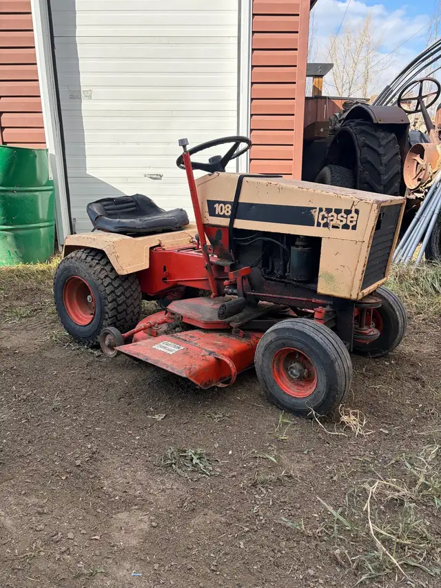CASE 108 lawn tractor