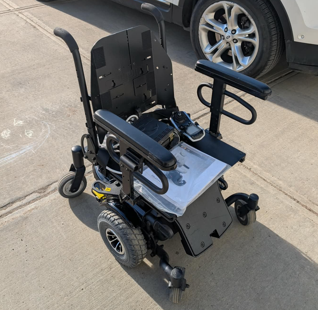 Quantum J6 Power Wheelchair