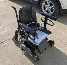 Quantum J6 Power Wheelchair