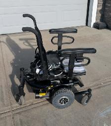 Quantum J6 Power Wheelchair - Photo 4