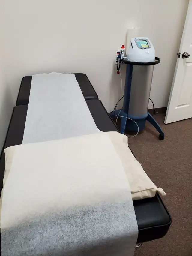 Physio Massage Health Clinic For Sale - Mississauga - Photo 3