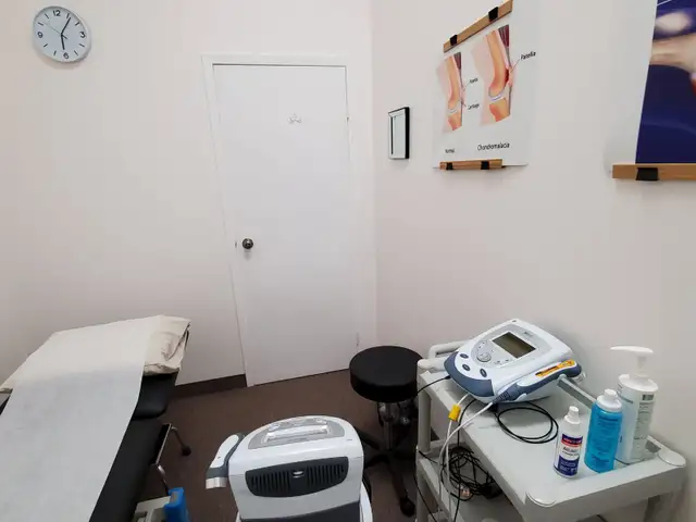 Physio Massage Health Clinic For Sale - Mississauga - Photo 7
