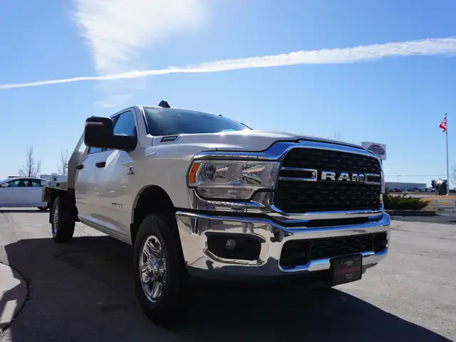 2024 Ram 3500 4x4 | 6.7 L CUMMINS DIESEL | CUSTOM FLATBED - Photo 8
