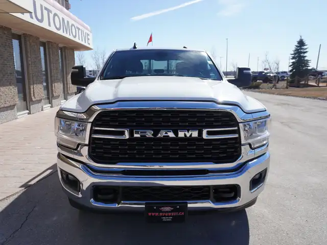 2024 Ram 3500 4x4 | 6.7 L CUMMINS DIESEL | CUSTOM FLATBED - Photo 10