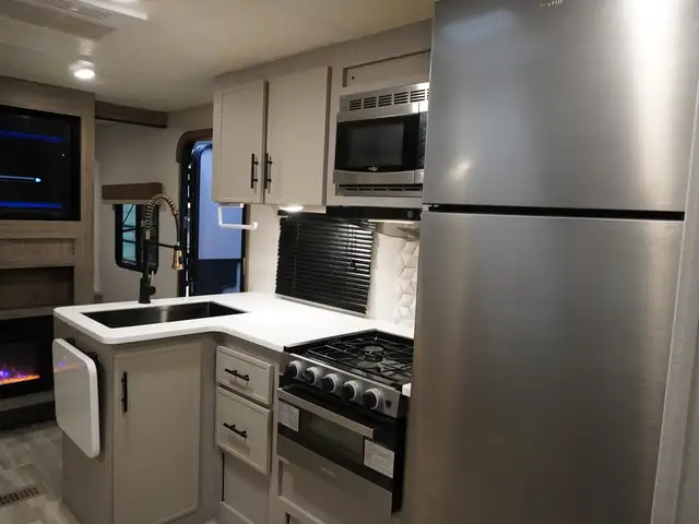 2024 Forest River Vibe 28QBOR LOADED BUNKHOUSE...MODERN, LIKE NE - Photo 16
