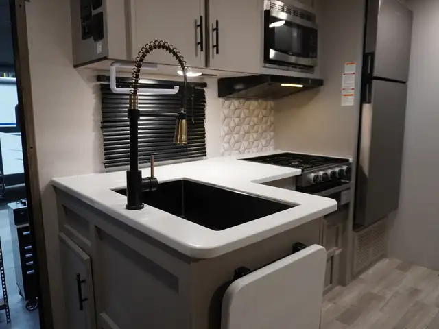 2024 Forest River Vibe 28QBOR LOADED BUNKHOUSE...MODERN, LIKE NE - Photo 18