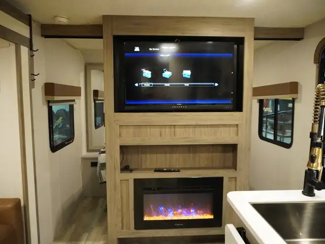 2024 Forest River Vibe 28QBOR LOADED BUNKHOUSE...MODERN, LIKE NE - Photo 22