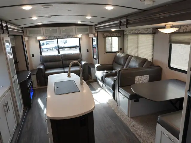 2021 Keystone RV Premier Ultralight - Photo 3