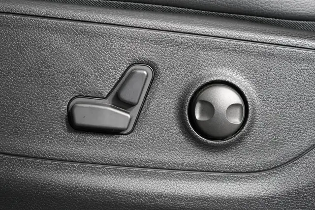 2026 Ram 1500 Sport SPORT - Photo 6