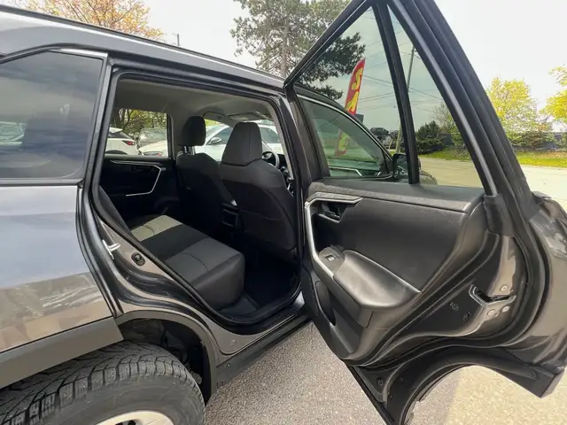 2021 Toyota RAV4 LE AWD-NO ACCIDENT-ALL WHEEL-REVERSE CAMERA-BLI - Photo 30