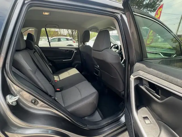 2021 Toyota RAV4 LE AWD-NO ACCIDENT-ALL WHEEL-REVERSE CAMERA-BLI - Photo 31
