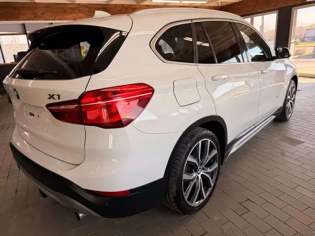 2017 BMW X1 xDrive - Photo 5
