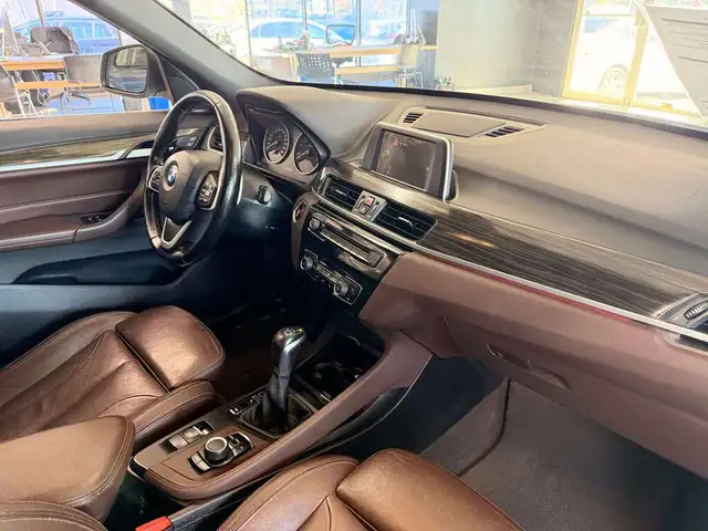 2017 BMW X1 xDrive - Photo 10