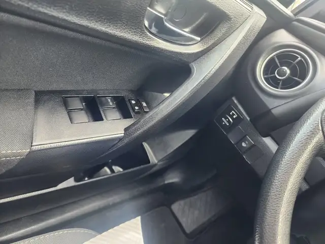 2017 TOYOTA COROLLA LE - Photo 19
