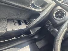 2017 TOYOTA COROLLA LE - Photo 19