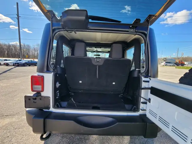 2017 JEEP WRANGLER SPORT - Photo 12