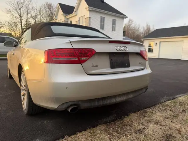 2010 AUDI A5  CONVERTIBLE  AWD  LOW KM 2.0T QUATTRO PREMIUM - Photo 4