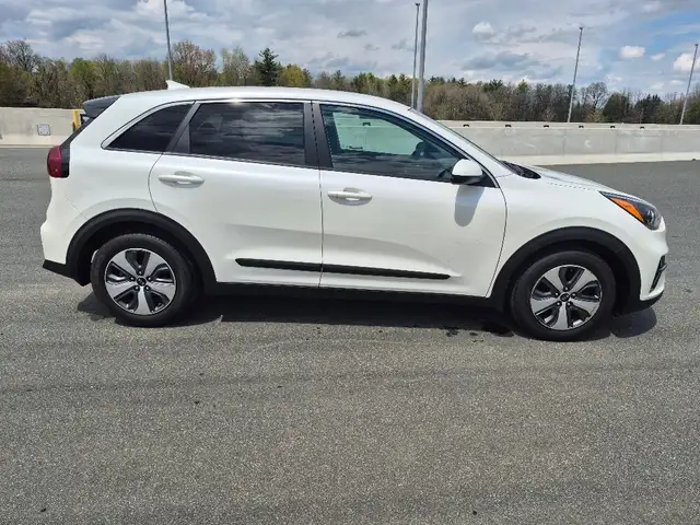 2020 Kia Niro L FWD - Photo 6