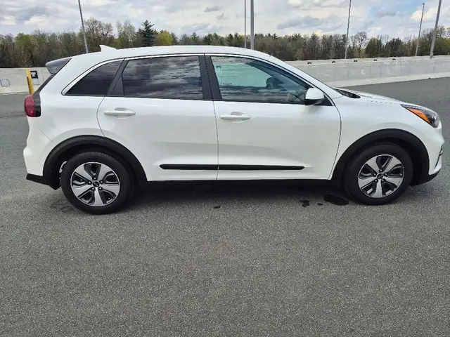 2020 Kia Niro L FWD - Photo 8