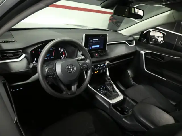 2024 Toyota RAV4 LE No Accident Radar Cruise Lane Assist Blind S - Photo 10
