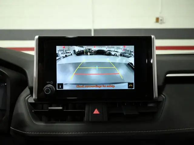 2024 Toyota RAV4 LE No Accident Radar Cruise Lane Assist Blind S - Photo 18