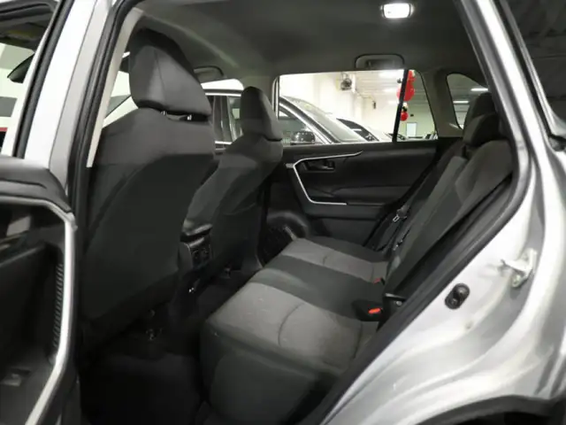 2024 Toyota RAV4 LE No Accident Radar Cruise Lane Assist Blind S - Photo 22