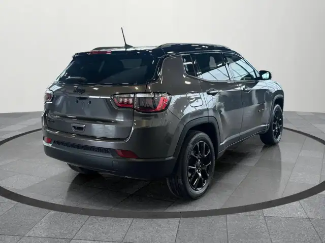 2023 Jeep Compass Altitude 4X4|Sunroof|Navigation - Photo 6