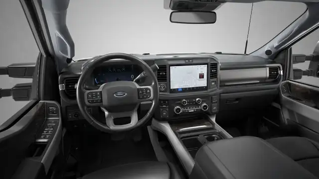 2026 Ford F-350 LARIAT | FX4 OFF ROAD PACKAGE - Photo 4