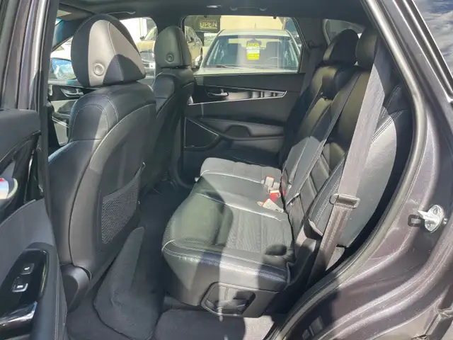 2019 Kia Sorento 3.3L SX - Photo 12