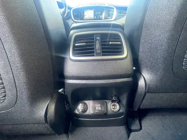 2019 Kia Sorento 3.3L SX - Photo 15