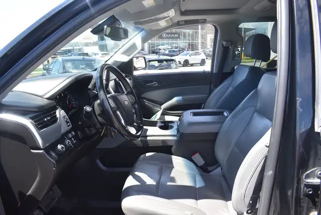 2018 Chevrolet Suburban LT 4WD - Photo 7