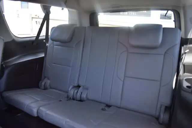 2018 Chevrolet Suburban LT 4WD - Photo 9