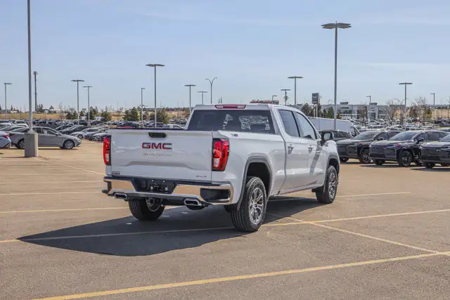 2026 GMC Sierra 1500 SLE - Photo 9