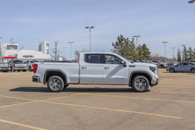2026 GMC Sierra 1500 SLE - Photo 10