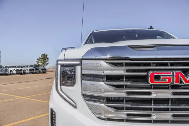 2026 GMC Sierra 1500 SLE - Photo 11