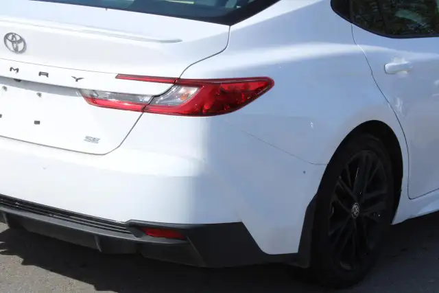 2025 Toyota Camry SE Hybris - Photo 7