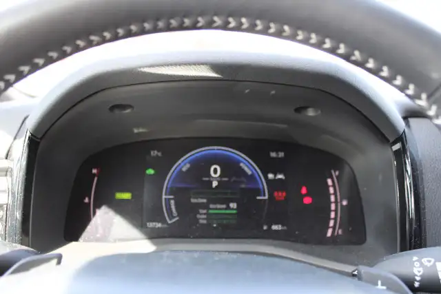 2025 Toyota Camry SE Hybris - Photo 11