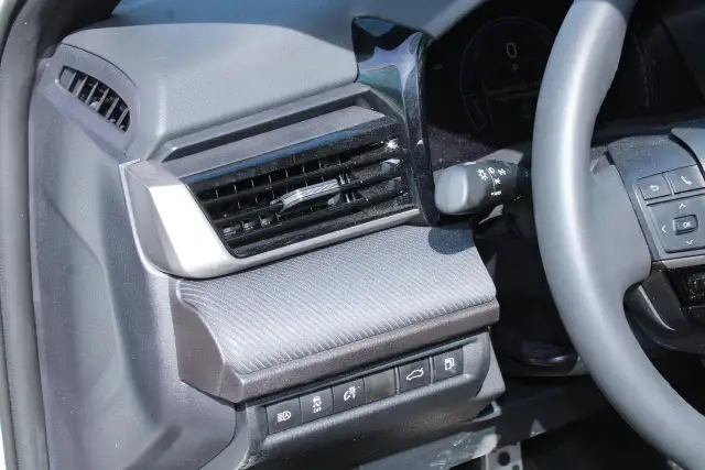 2025 Toyota Camry SE Hybris - Photo 20