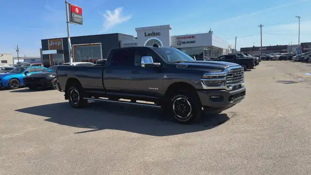 2025 Ram 3500 - Photo 2