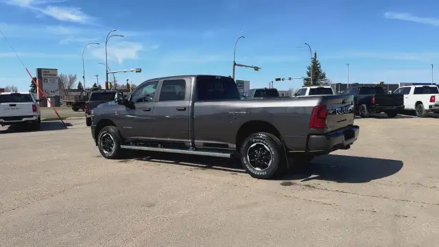 2025 Ram 3500 - Photo 4