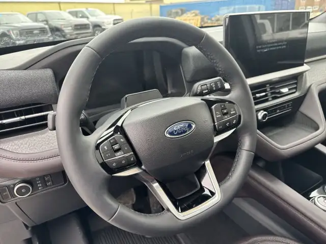2026 Ford Explorer Platinum - Photo 11